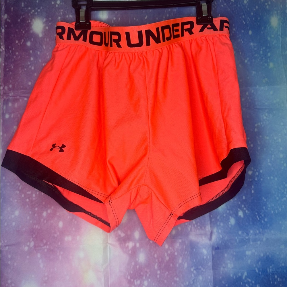 Women’s under Armour running shorts 🛍